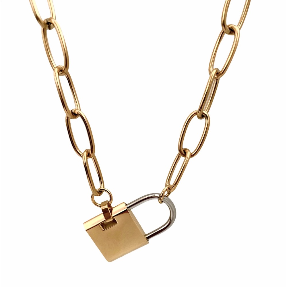 Solid Padlock Link Pendant Necklace